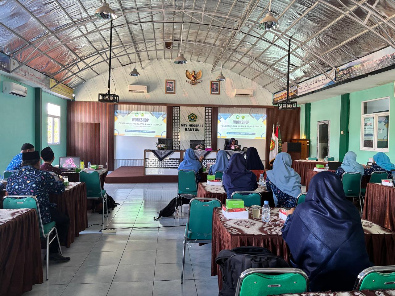 Guru IPA MTsN 9 Bantul Ikuti Workshop Pembimbingan Karya Ilmiah Remaja